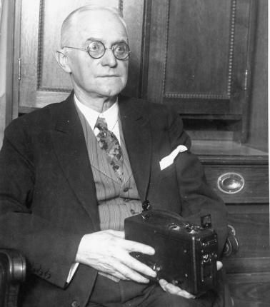 被成为电视之父的人是谁