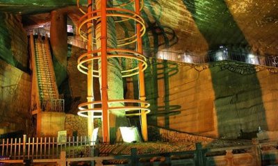 ​世界第九大奇迹：龙游石窟