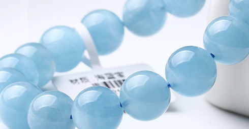 蓝色的象征意义和内涵,湖蓝色的象征意义和内涵图3