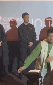 ​被耍到当众黑脸，热搜声援也救不了他