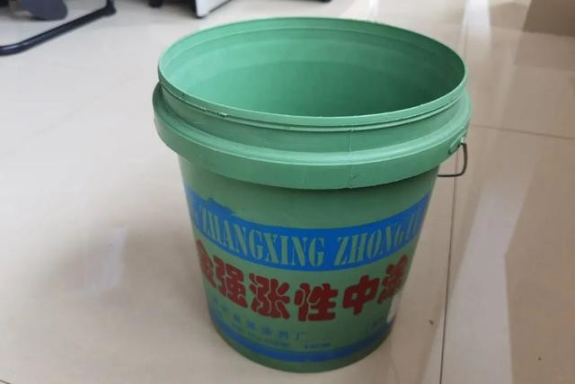 女子打110点小龙虾要求加辣 水塘里一捞拿回家煮(7)