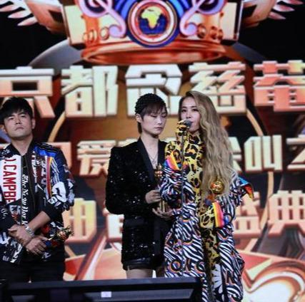 周杰伦蔡依林合体无言以对(周杰伦蔡依林双J)(2)