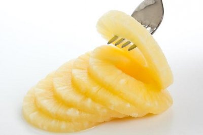 ​菠萝可以和虾一起吃吗 菠萝可以和海鲜一起吃吗