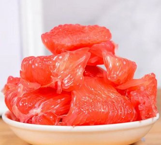 ​柚子里面长黄胶能吃,红心柚是秋天常见的水果之一吗