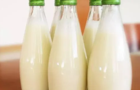 微波炉可以热牛奶,牛奶可以放微波炉里面加热几分钟图1