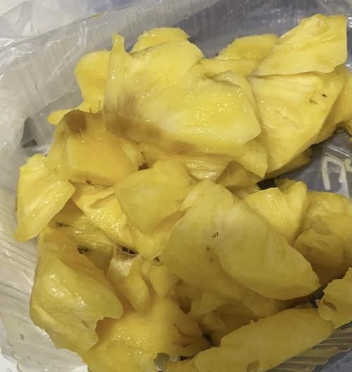 凤梨烂了一点还能吃吗