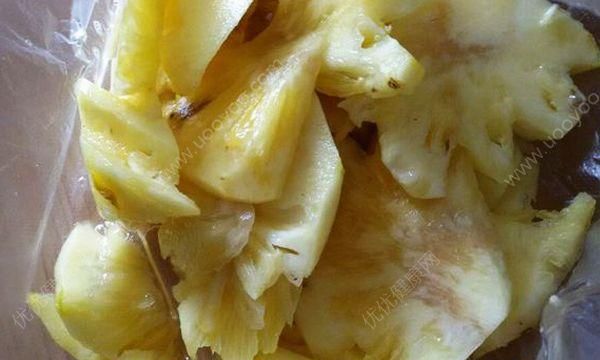 菠萝坏了一部分能不能吃了,菠萝皮发霉 里面能吃吗