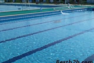 游泳池不小心大便怎么办