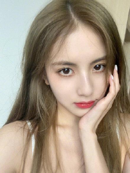 被曝新恋情的王思聪(甜仇官宣与王思聪分手)(2)