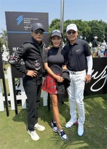 ​70 岁任达华现身澳门挥杆高尔夫，瘦得离谱，脸部僵硬引猜测！