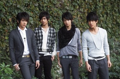 ​“飞轮海”辰亦儒租房住！老婆怀孕8月骨瘦如柴，厨房一人转不开