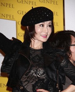 ​魅惑绝世！潘迎紫妖妇近照曝光，惊艳全网！