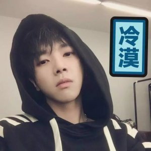 ​华晨宇被经纪人怼心机重？这场连环戏背后是粉丝经济链的强大