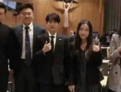 ​王源李恩童恋情曝光，青年代表颜值气质登对