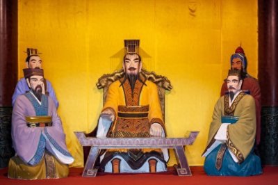 ​秦始皇：从小霸王到大帝的传奇之路