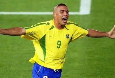 ​综合能力来看，大罗，小罗，C罗，梅西巅峰期谁更厉害