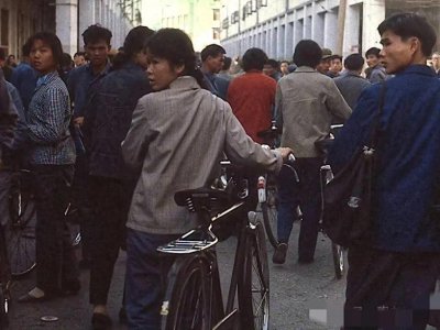 ​穿越时空的镜头：1979年南宁生活掠影的深度探索