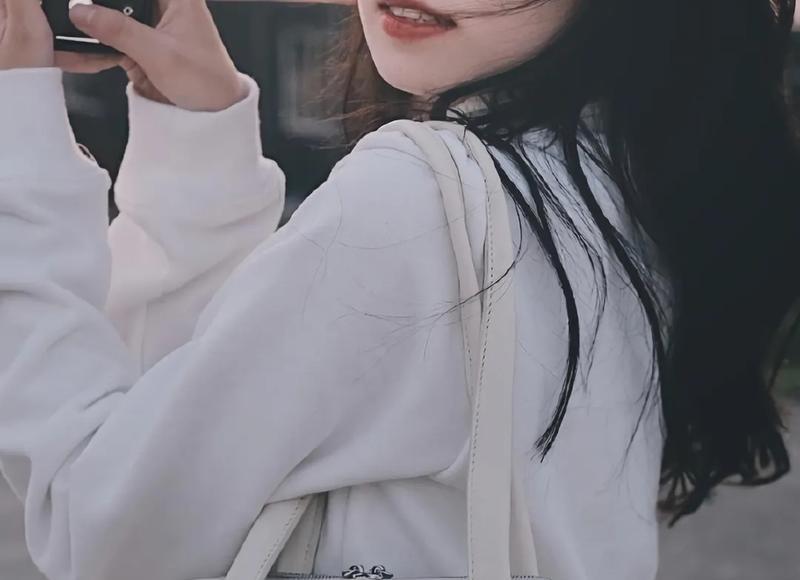  当发现他出轨的证据时，我还是陷入了低落情绪