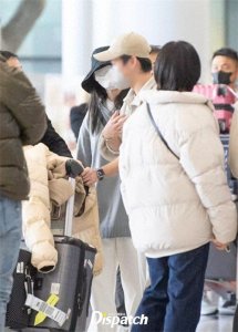 ​李钟硕承认和IU恋情，正在真挚地交往已经四个月，得到家人认可