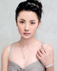 ​41岁结婚生子，44岁与演员田亮对簿公堂离婚，如今的她过的如何？