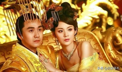 ​妖妃冯小怜有多荒唐？脱光衣服供大臣观赏，凭一己之力让北齐灭亡