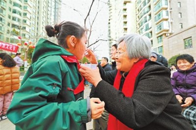 ​白发网红周奶奶