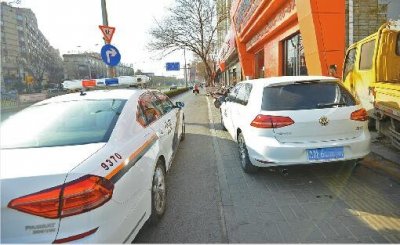 ​济南禁停道路抓拍神器：头顶7只眼 1小时内出罚单