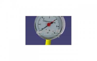 ​被压在玻璃窗边C，压在办公室玻璃窗