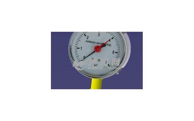 被压在玻璃窗边C，压在办公室玻璃窗