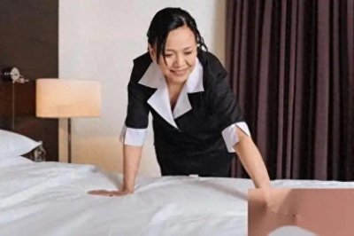 ​白天陪护，晚上陪睡，陪床保姆揭开老年人私生活的真相