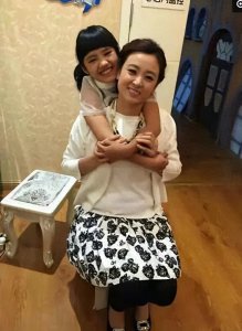 ​李勒优被城市妈妈收养，现如今已经成为一个备受瞩目的人物。