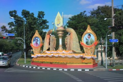 ​泰国不可错过地方——“九世皇庙”