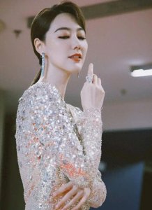 ​被传私生活混乱、遭央视“开除”、与小尼结婚的她，感情近况曝光