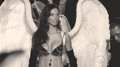 ​维密超模利马一颦一笑魅惑至极