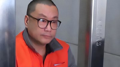 ​56岁尹相杰现状：身形消瘦，各个县城商演，与妻子相伴