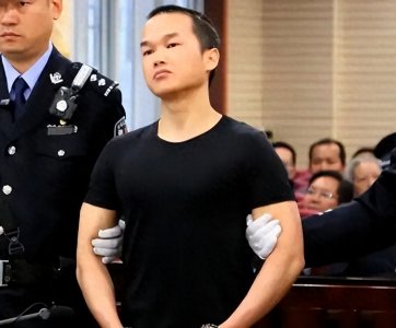 ​张扣扣连杀3人被执行死刑，其父拒领骨灰盒：这是冤案，我不服气