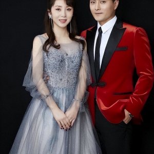 ​她是云飞前妻，老公星光大道成名后和她离婚，如今独自带女儿生活