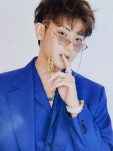 ​黄子韬旗下艺人，别只知道徐艺洋，出道7年的她才是一姐人选