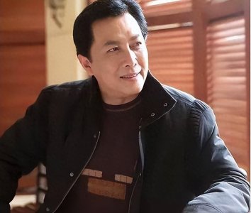 ​1990年除夕夜，唐国强发妻自缢，给女儿留下遗书：你爸好狠啊！