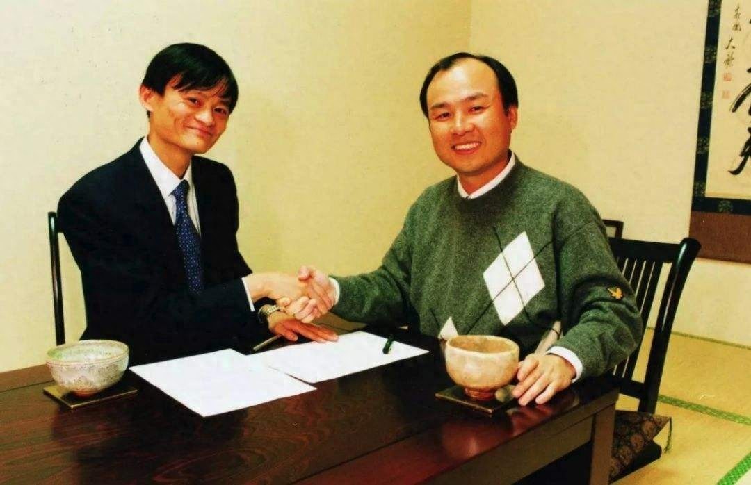 马云今天退休，回顾马云的20张照片，致敬乡村教师马老师