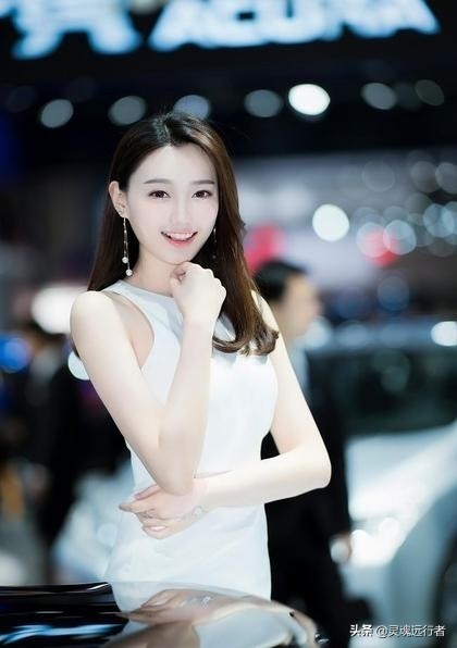 一个低调的美女，至今还没有自己的抖音号！