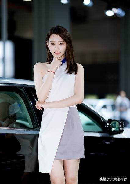 一个低调的美女，至今还没有自己的抖音号！