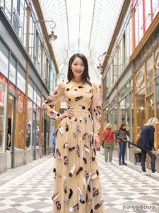 ​王祖蓝的妻子“李亚男”确实漂亮，祖蓝上辈子一定“拯救”过宇宙