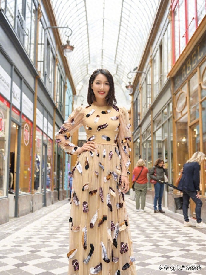 王祖蓝的妻子“李亚男”确实漂亮，祖蓝上辈子一定“拯救”过宇宙