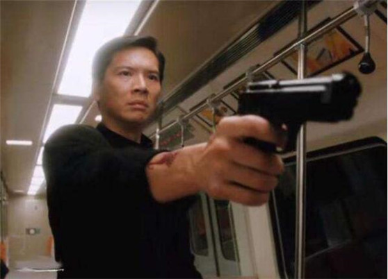 向华强怕哪四个人除了刘銮雄还有谁？ 向华强不敢惹的人竟然有他