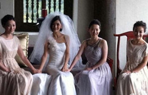 10大女星结婚的伴娘服，杨幂伴娘服惊艳，baby的最有心机