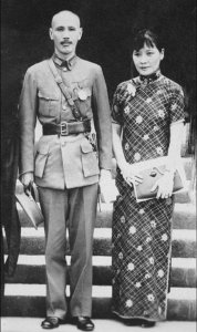 ​蒋经国与宋美龄51年恩怨史，11年尊重，24年暗斗，16年修补关系