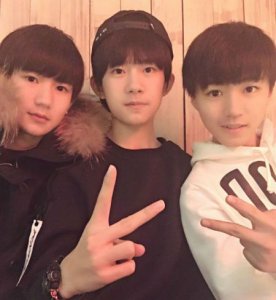 ​易烊千玺回应蹭wifi 网曝TFBOYS招学习助理月薪1万起