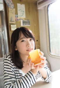 ​演艺界轰动：25岁人气女星架乃由罗突然宣布退出演艺圈