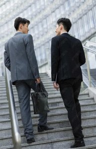 ​男人到了30岁，应该怎么做才能算的上有担当？？？